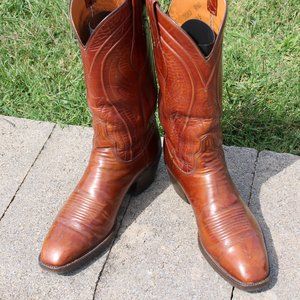Lucchese San Antonio men's cowboy boots. French toe, calfskin size 9.5D.